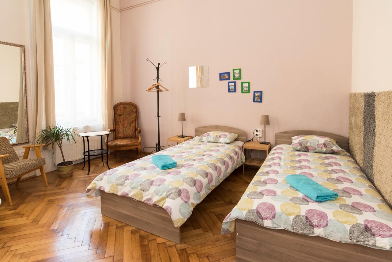 Downtown Oasis Hostel - Budapest — Photos 1